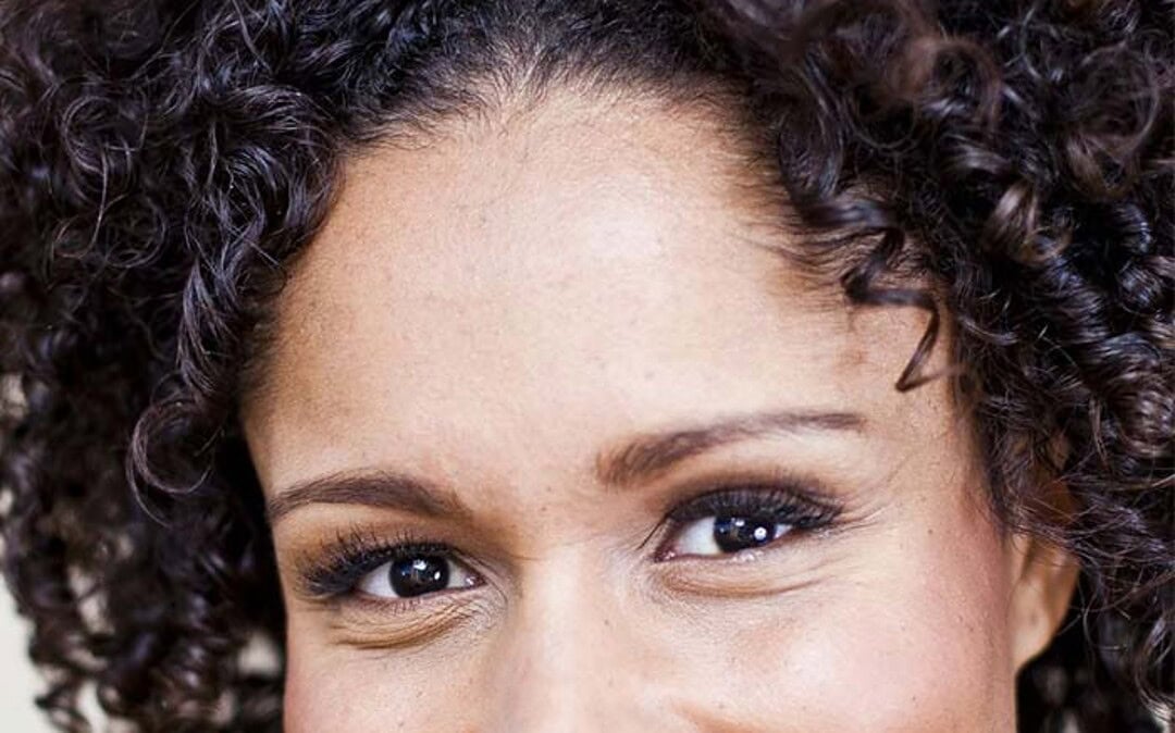 How to prevent mascara smudges (and get REALLY long lashes too!)