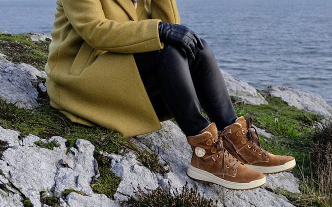 Stylish hiking outfits for women to keep you comfy on a casual stroll or longer trek