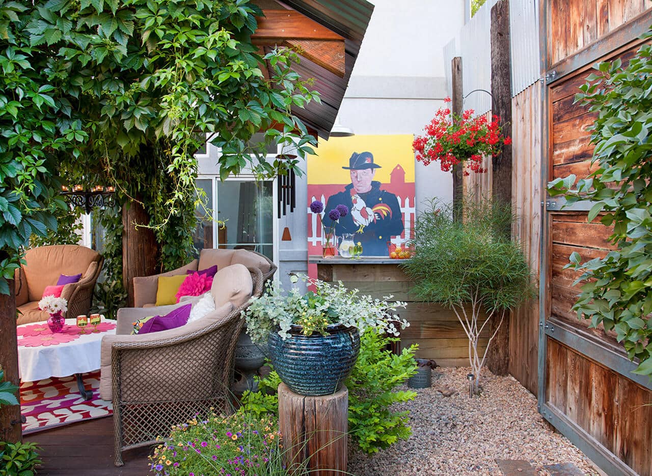 PATIO IDEAS ON A BUDGET WITH GRAVEL AND CRUSHED ROCKS