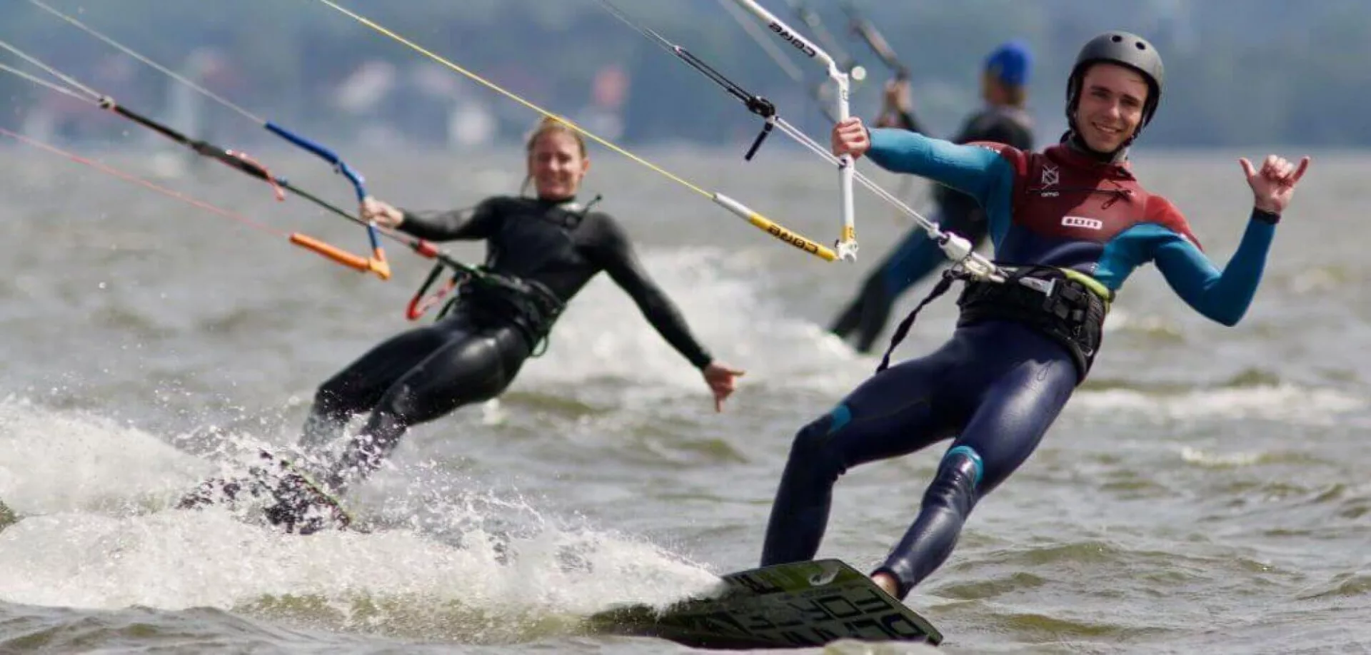 Kiten bei Surfers Paradise Steinhuder Meer – Auf dem Wasser gleiten bei idealen Bedingungen