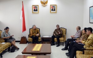 Seskab Andi Widjajanto menerima Dubes Selandia Bari Trevor D. Matheson, di Gedung Utama Kemensetneg, Jakarta, Jumat (26/6) lalu