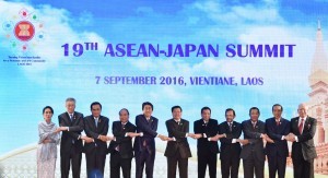 President Jokowi attends the Joint Photo Session at the 19th ASEAN Japan Summit on Wednesday (7/9) at the NCC in Vientiane, Laos. (Photo by: Presidential Secretariat/Laily)