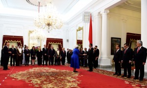 Presiden Jokowi menerima surat kepercayaan dari Dubes negara sahabat, di Istana Merdeka, Jakarta, Selasa (4/10) pagi. (Foto: JAY/Humas)