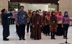 Para pejabat Eselon III dan IV di lingkungan Sekretariat Kabinet di Aula Serbaguna Gedung III Kemensetneg, Jakarta, Rabu (30/8). (Foto: Humas/Rahmat).