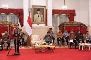 President Jokowi delivers his remarks at the Coordinating Meeting with Governors from all Indonesia on Thursday (20/10) at the State Palace, Jakarta. (Photo by: Public Relations Division/Jay)