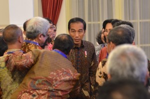 President Jokowi talks with a number of university high-ranking officials at the State Palace, Jakarta, Wednesday, (10/10). (Photo: Deny S/PR)