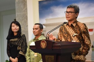 Presidential Spokesperson Johan Budi SP gives a press statement on the plan to feature a wax statue of PresidentJokowi at Madame Tussauds (12/10). (Photo by: Public Relations Division/Oji)