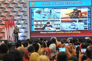 President Jokowi delivers his remarks in the opening of the 2018 Indonesia Science Expo (ISE) at Indonesian Convention Center (ICE) in Serpong, South Tangerang, Banten, Thursday (1/11). (Photo by: Jay/PR)