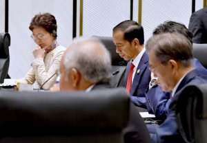 Presiden dalam forum KTT APEC, di Intercontinental Peninsula Resort, Da Nang, Sabtu (11/11). (Foto: BPMI)