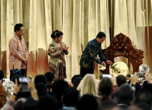 President Jokowi opens the 2nd International Symposium on Fisheries Crime at Gedung Agung, Yogyakarta Presidential Palace, Monday (10/10). (Photo by: Agus/Public Relations Division)