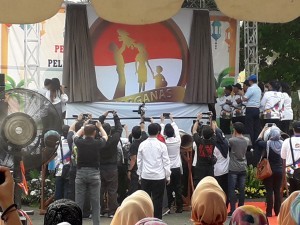 The atmosphere of the launching of 2018 National Family Day logo at BKKBN Auditorium, Jakarta, Thursday (7/6). (Photo by: Edi/Public Relations).