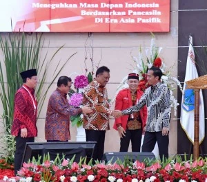 Presiden saat menghadiri acara GMNI, Rabu (15/11), di Graha Gubernuran, Kota Manado, Provinsi Sulawesi Utara. (Foto: BPMI)