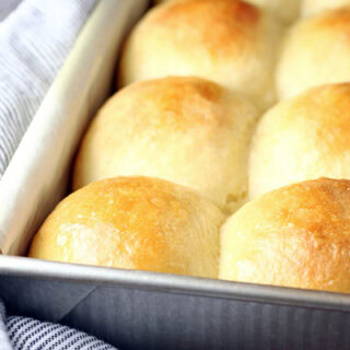 Fluffy No-Knead Dinner Rolls