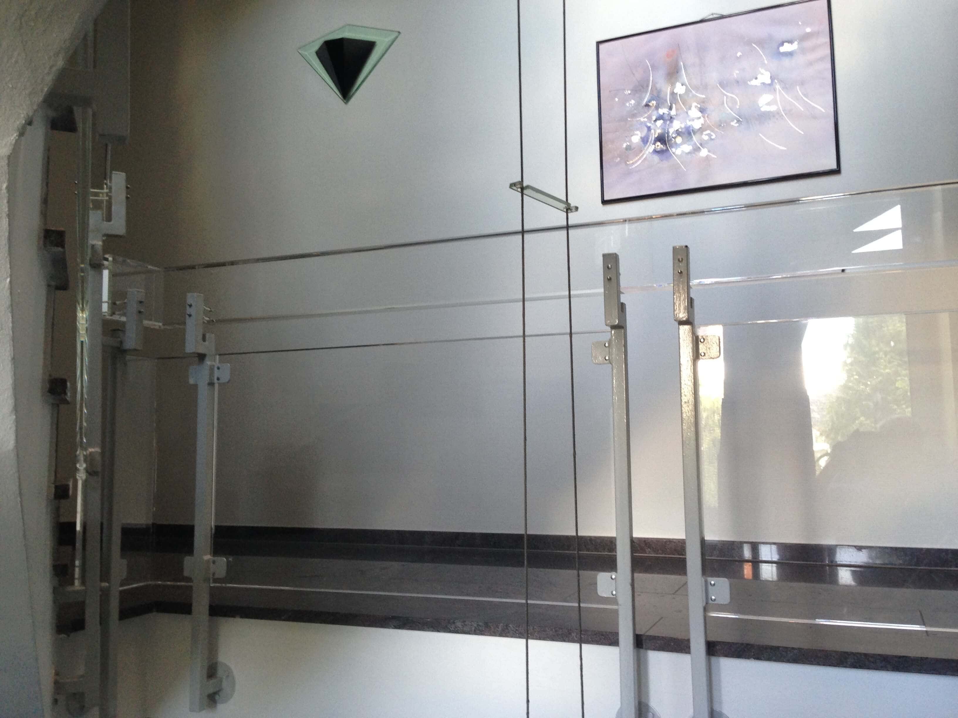 Handlauf 3 Plexiglas Treppenhaus Geländer