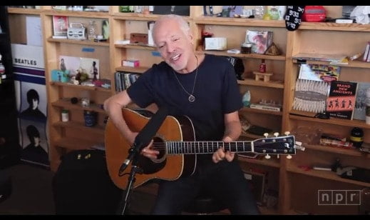 Peter Frampton Plays a Tiny Desk Concert for NPR, Featuring Acoustic Versions of His Classic Songs - @Open Culture #peterframpton 1 Peter Frampton Plays a Tiny Desk Concert for NPR, Featuring Acoustic Versions of His Classic Songs - @Open Culture #peterframpton Artes & contextos Peter Frampton