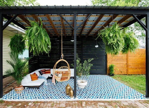 BLUE SEA, NAVY, AND WHITE PORCH FLOOR PAINT COLOR IDEAS