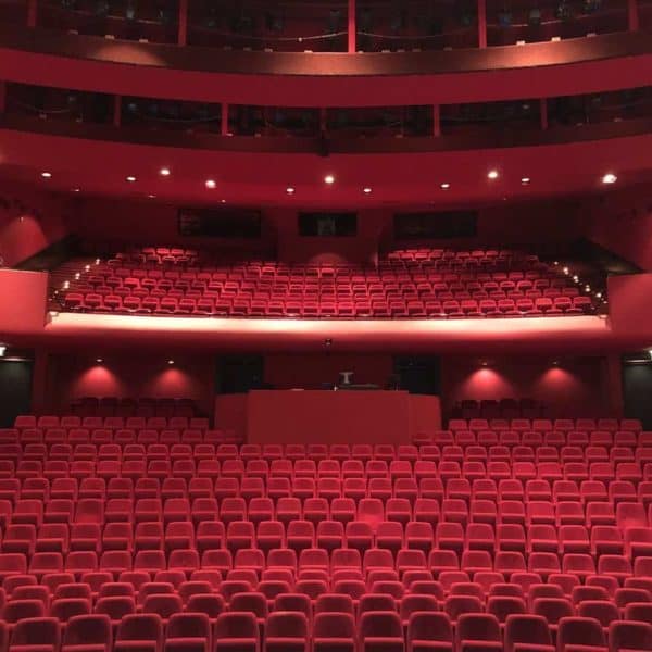 Des9UUcX4AAceJ3 Theater Zuidplein