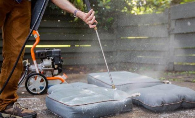 HOW TO CLEAN PATIO CUSHIONS STEP BY STEP USING GARDEN HOSE
