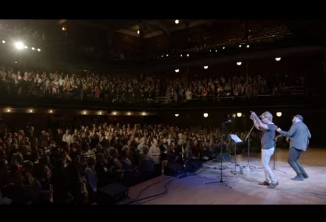 This Is What It Sounds Like When 1999 People Sing Prince’s “When Doves Cry” - @Open Culture 1 This Is What It Sounds Like When 1999 People Sing Prince’s “When Doves Cry” - @Open Culture Artes & contextos Choir choir choir II