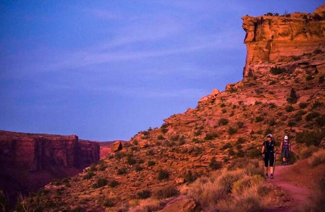 Landschaftsfoto des MOAB240 mit Felsformation