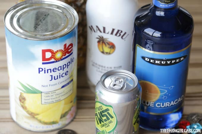 Celebrate summer and Captain Jack Sparrow with this refreshing Disney-Inspired Wrecked Pirate Cocktail!