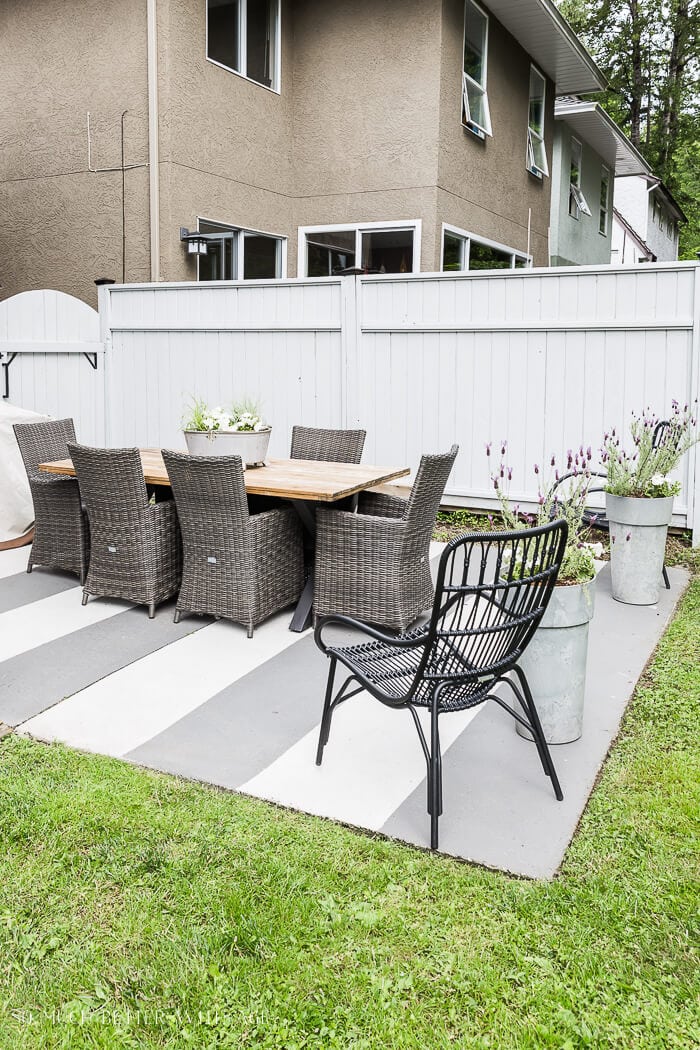 WHITE AND GRAY PORCH FLOOR PAINT COLOR IDEAS