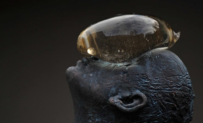 A Giant Glass Raindrop Balances on a Bronze Man’s Face in Ukraine - @This is Colossal 1 A Giant Glass Raindrop Balances on a Bronze Man’s Face in Ukraine - @This is Colossal Artes & contextos A Giant Glass Raindrop