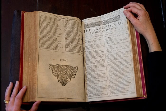 Rare Shakespeare first edition sold for nearly £2m - @artdaily.org 1 Rare Shakespeare first edition sold for nearly £2m - @artdaily.org Artes & contextos Shakespeare II