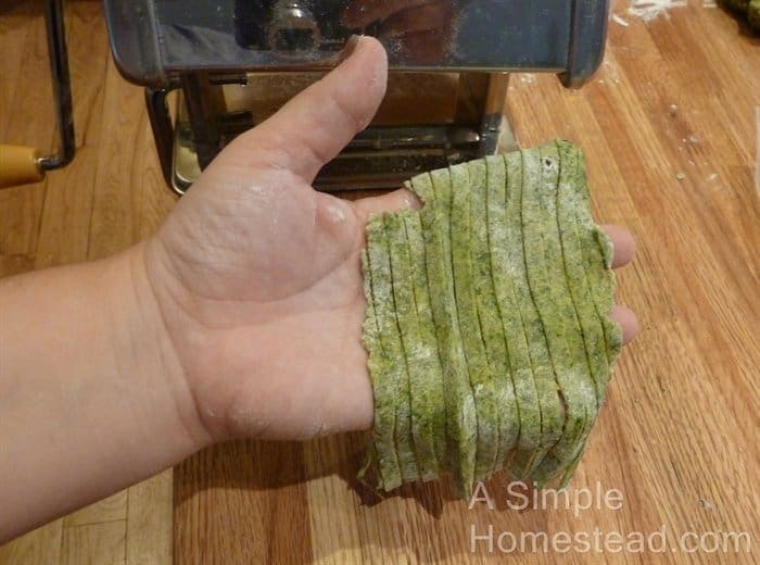 Spinach pasta dough - cutting