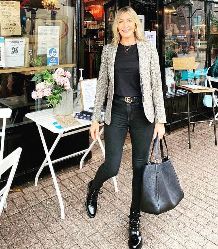 Sarah in an all-neutral outfit | 40plusstyle.com