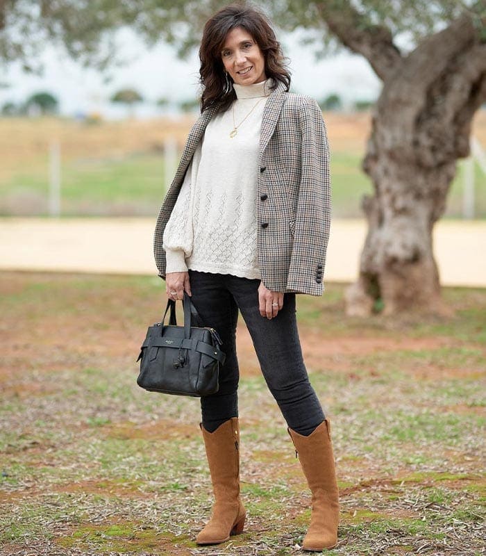 How to find your style - Patricia puts together a classic outfit | 40plusstyle.com
