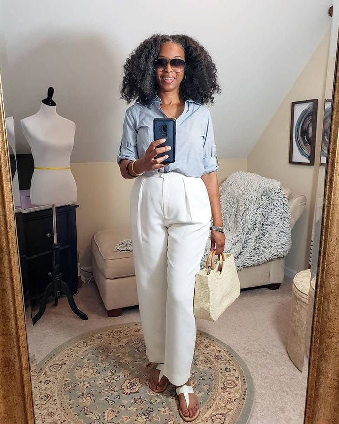 Mo wearing white pants and a blue shirt | 40plusstyle.com