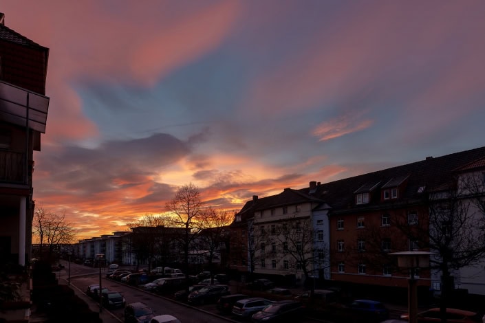 Sonnenaufgang über Erfurt vom 30.01.2019 der farbenfrohe Sonnenaufgang vom 30.01.2019 über Erfurt fotografiert mit deer Canon EOS R & dem Sigma Art 20mm