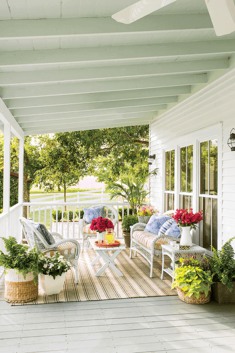 PORCH DECORATING IDEAS WITH BLOOMING FLOWERS