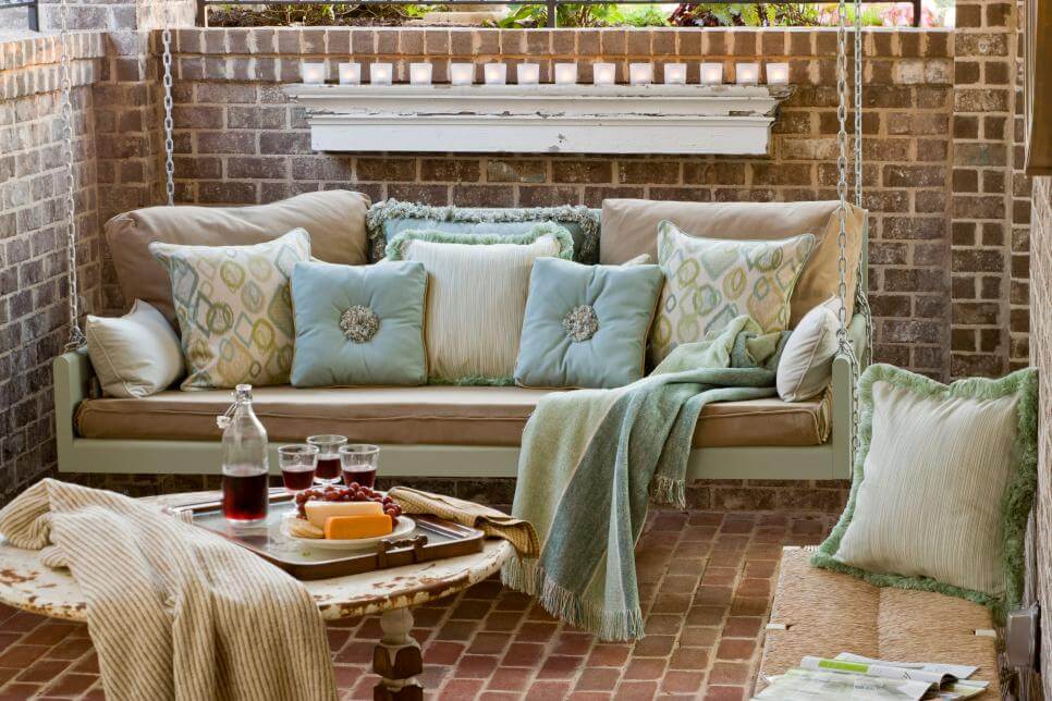 SWING FRONT PORCH SEATING IDEAS