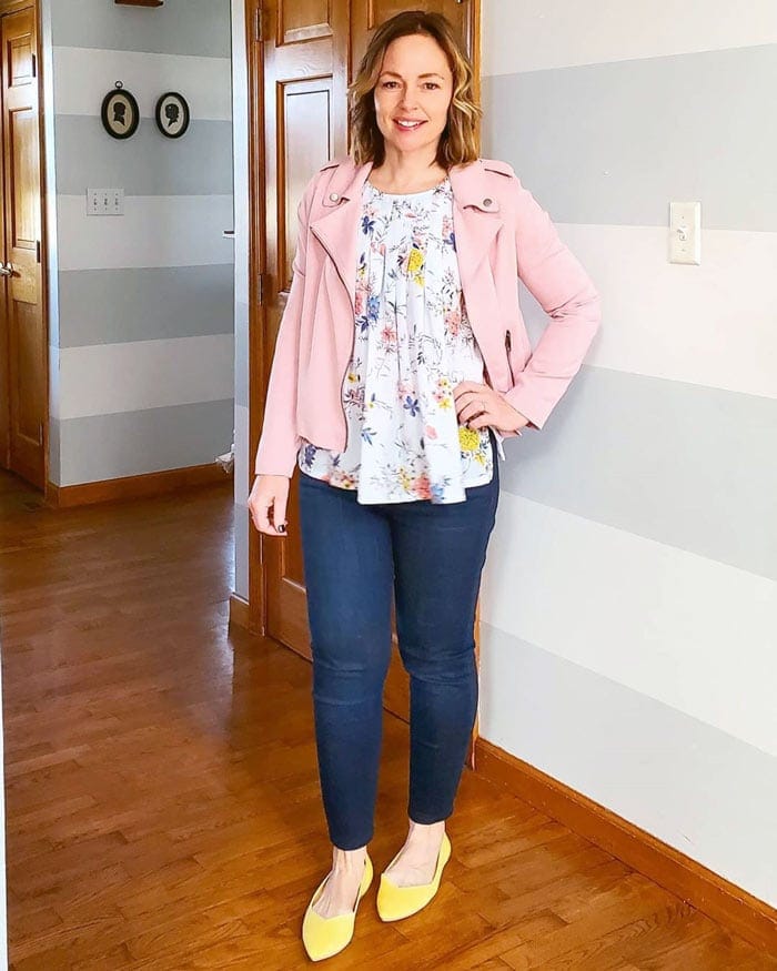 how to hide a belly with a draped top | 40plusstyle.com