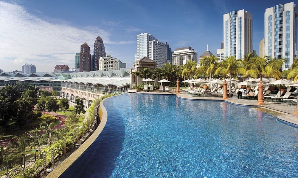 35 Of The Coolest Swimming Pools