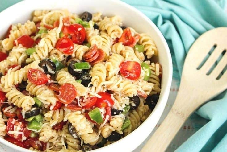 Easy Pepperoni Pasta Salad is a cold pasta salad recipe filled with pepperoni, cheese, vegetables and homemade Italian dressing. This zesty pepperoni pasta salad is perfect for potlucks, summer BBQs and large crowds! This really is the best cold pasta salad recipe!
