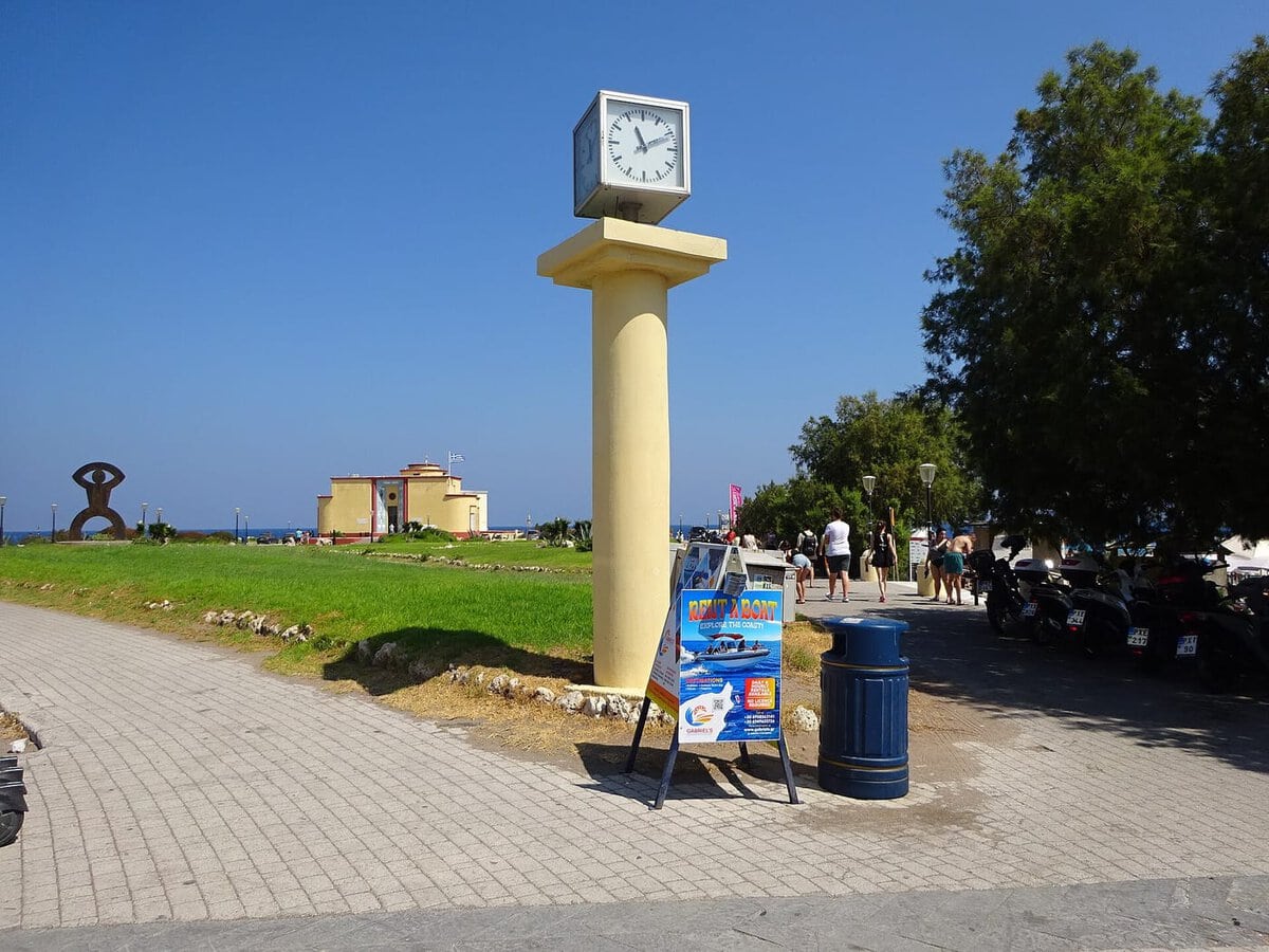 Public analog clock showing 11:11
