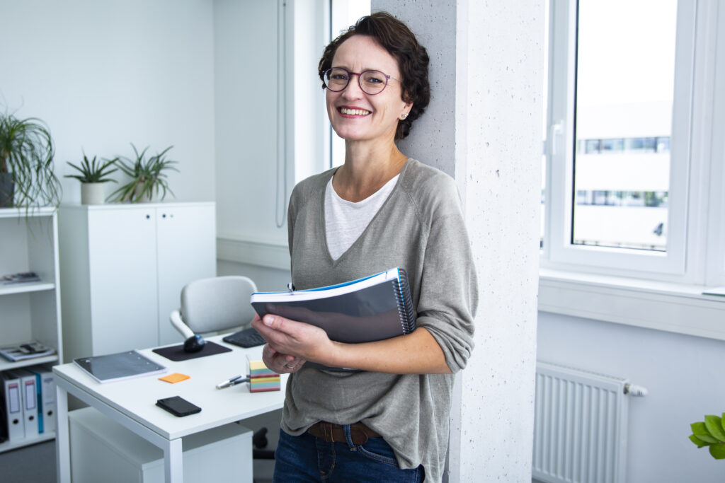 Eva Dragosits, Texterin, Wels