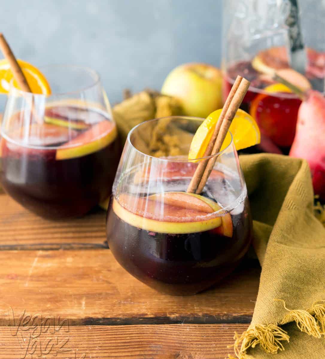 Easy-to-make Sparkling Fall Sangria with crisp apples, pears, and spices! #vegan #glutenfree @Veganyackattack