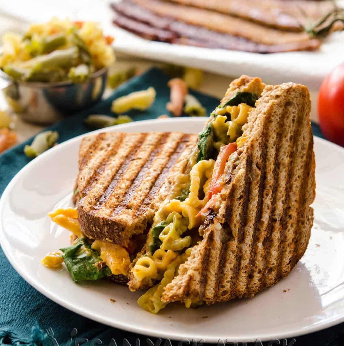 Grilled Mac n Cheese BLT