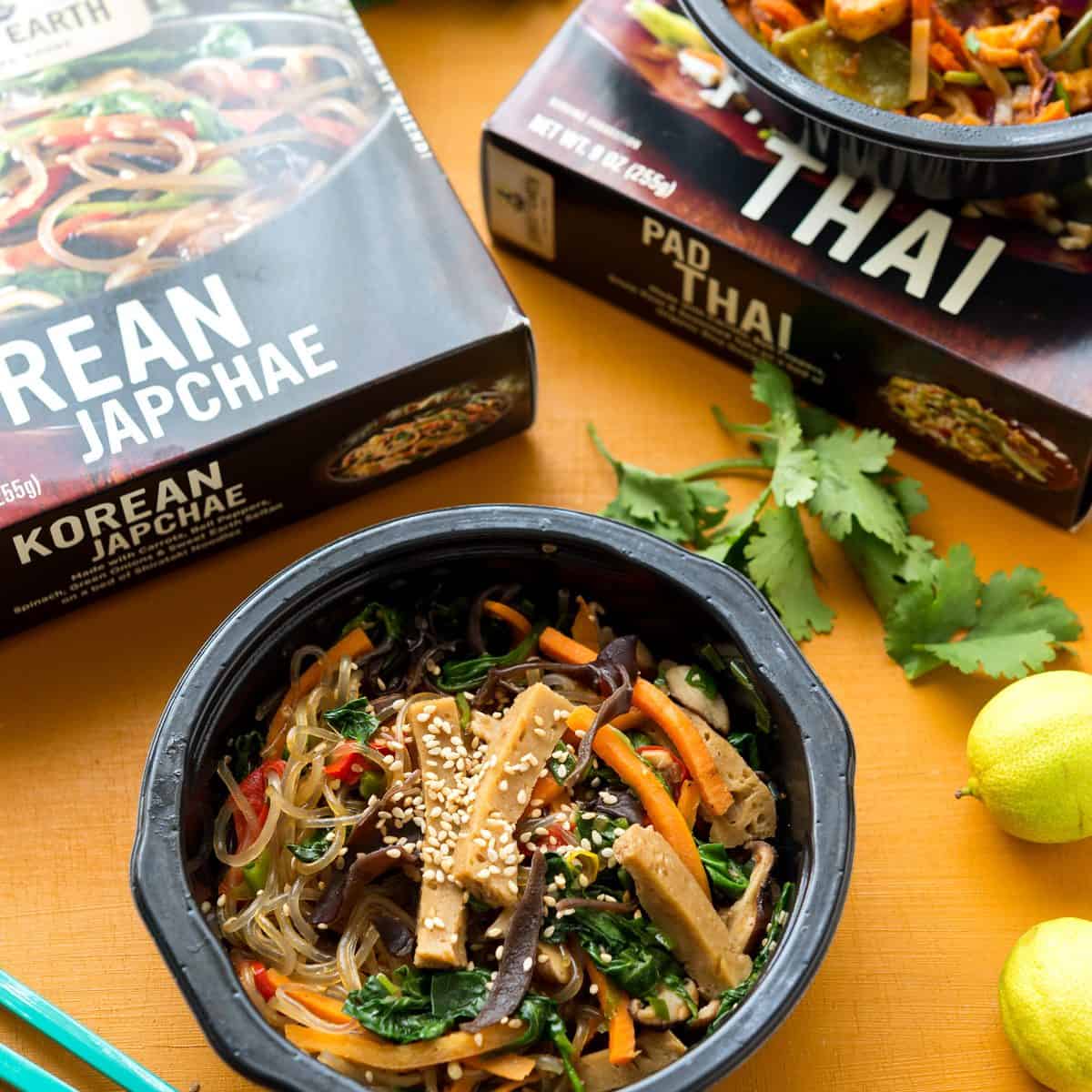 Review: Sweet Earth Foods Korean Japchae & Pad Thai, vegan, frozen entrees! Perfect for an utterly delicious, convenient meal. #vegan #sweetearthfoods
