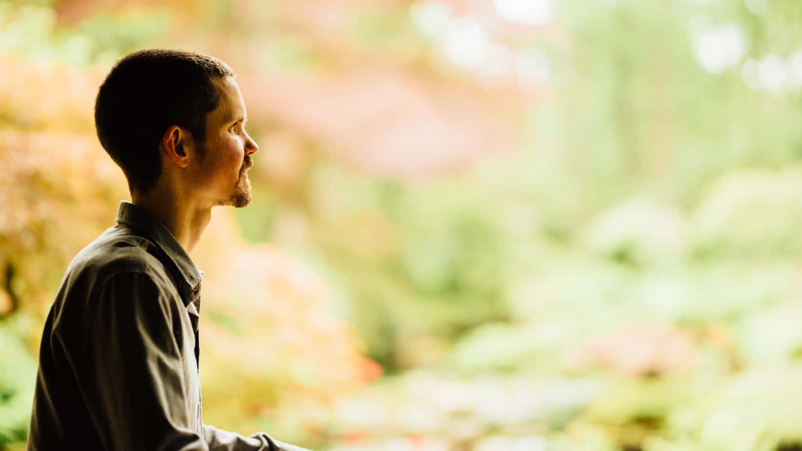 Foto van Marc van Heyningen, mindfulnesstrainer en coach die zelf ook worstelde met angst en depressie.