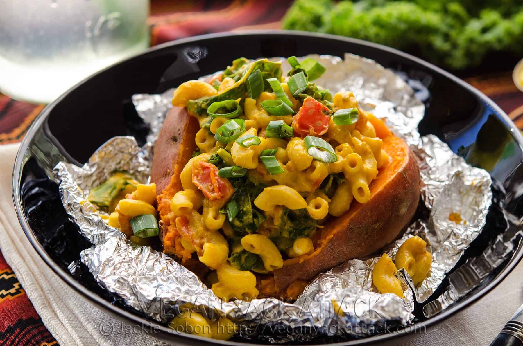 Smoky Mac-Stuffed Sweet Potatoes