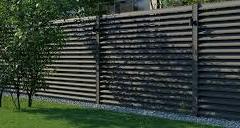 Жалюзийный забор с металлическими столбами