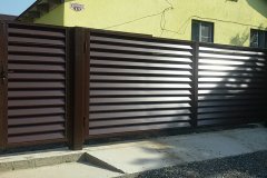 Жалюзийные ворота с калиткой