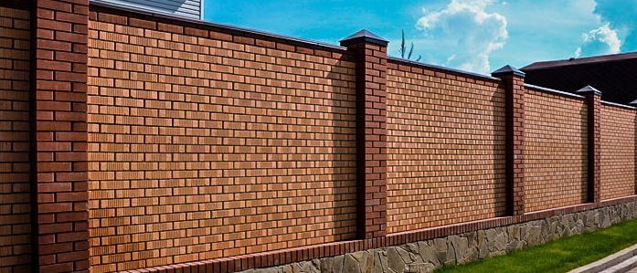 кирпичные заборы