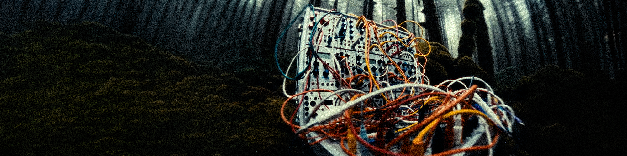 © cables.