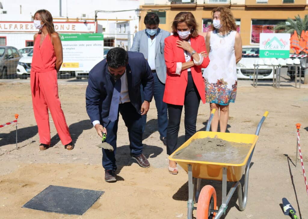 Comienzan las obras de la nueva Oficina del SAE en Lora del Río, con una inversión de 785.289 euros 3 saeobra2